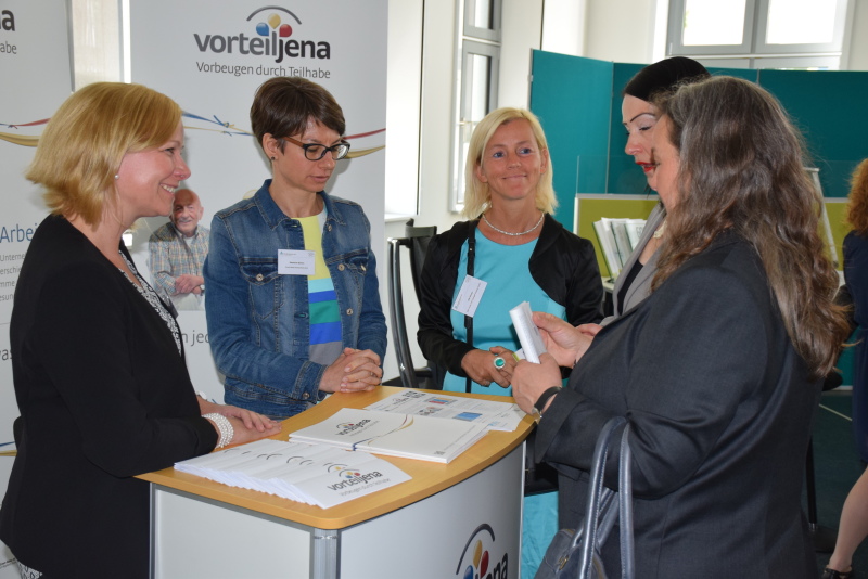 Ministerin Heike Werner am Stand vom Projekt "Vorteil Jena"
