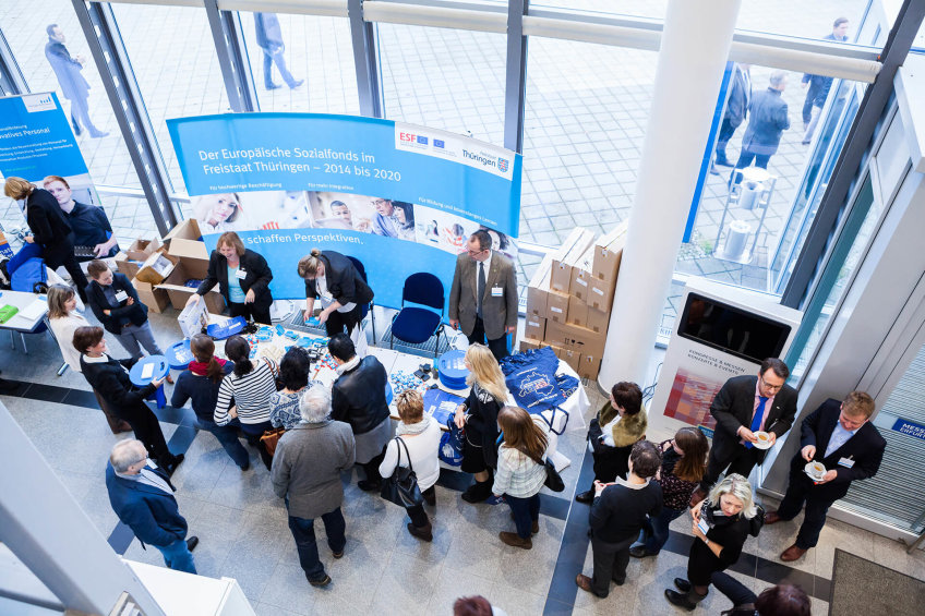 Blick auf den ESF-Stand von oben